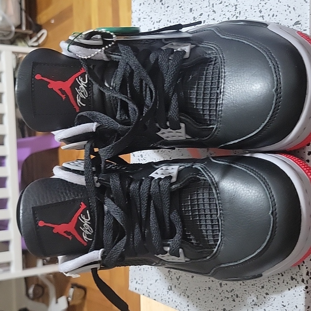 BRAND NEW Jordan Air four Retro sneakers